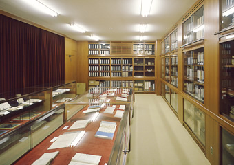 図書館 貴重書展示室