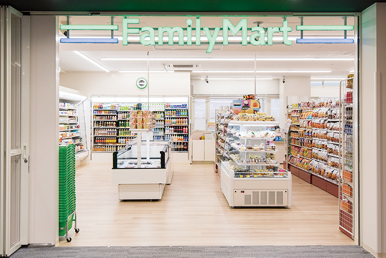 10号館ファミリーマート